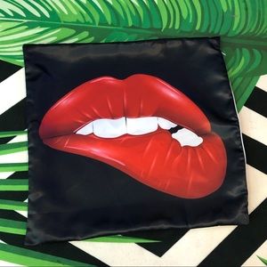 Satin lips pillowcase